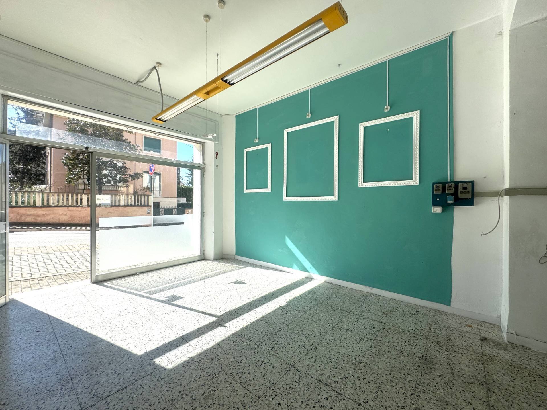 Foto 3 - Locale Commerciale VIA SERRALOGGIA, Fabriano - foto 3