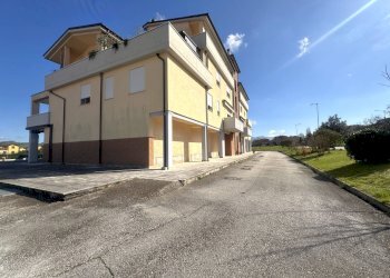 Foto 7 - Locale Commerciale VIA CARLO URBANI, Fabriano - foto 7