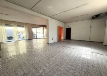 Foto 1 - Locale Commerciale VIA BENEDETTO CROCE, Fabriano - foto 1