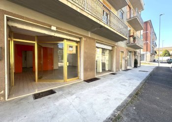 Foto 2 - Locale Commerciale VIA BENEDETTO CROCE, Fabriano - foto 2