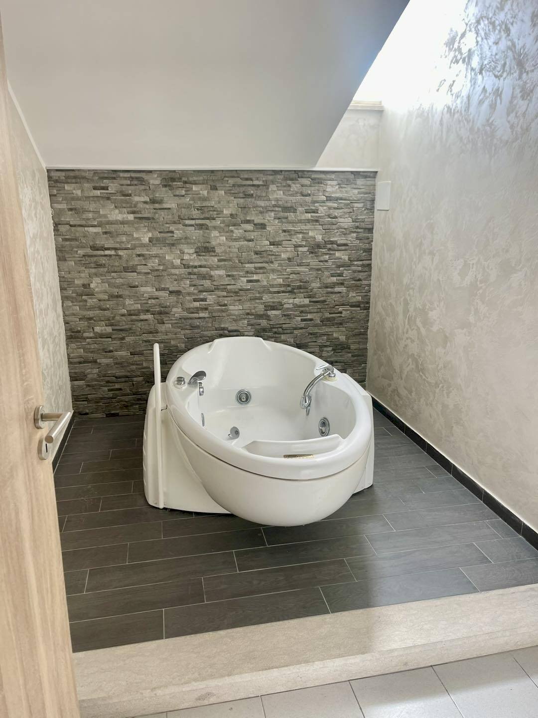 Foto 2 - Locale Commerciale strada provinciale colleforno
 
34, Alatri - foto 2