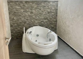 Foto 2 - Locale Commerciale strada provinciale colleforno
 
34, Alatri - foto 2