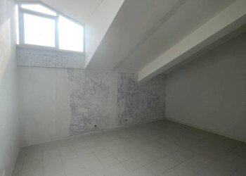 Foto 4 - Locale Commerciale strada provinciale colleforno
 
34, Alatri - foto 4