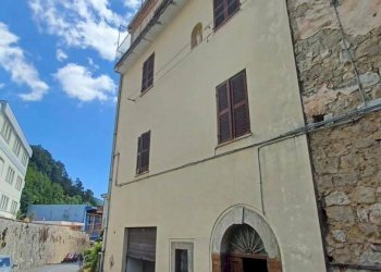 Foto 2 - Stabile - Palazzo via della madonna
 
72, Vallecorsa - foto 2