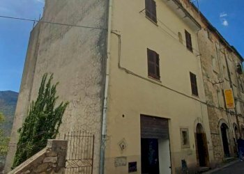 Foto 1 - Stabile - Palazzo via della madonna
 
72, Vallecorsa - foto 1