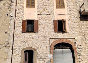 Foto 1 - Stabile - Palazzo Via Roma
 
65, Vallecorsa - foto 1