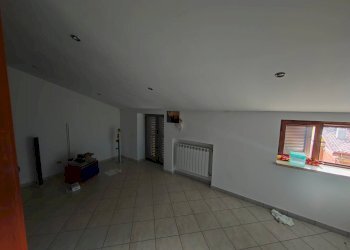 Foto 16 - Stabile - Palazzo Via Roma
 
65, Vallecorsa - foto 16