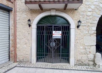 Foto 1 - Locale Commerciale Piazza Garibaldi, Sonnino - foto 1