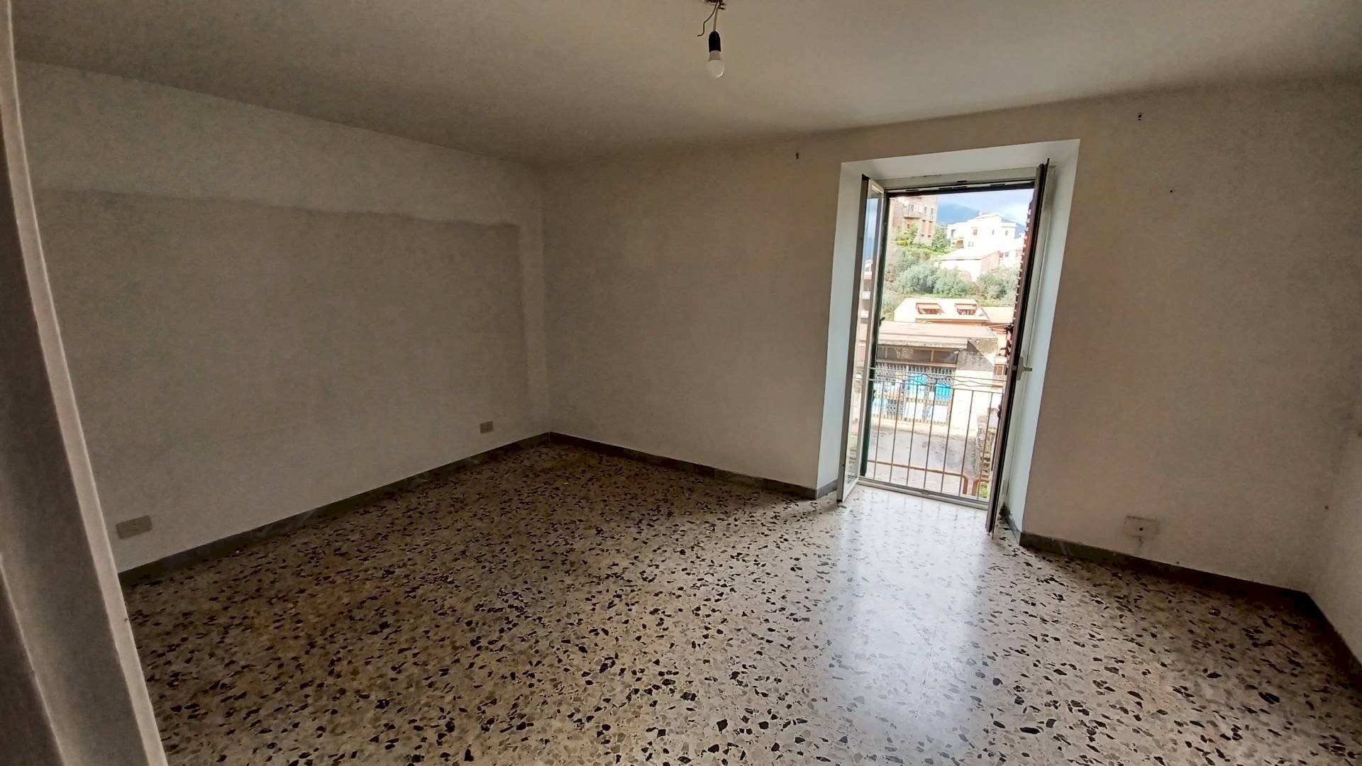 Foto 1 - Trilocale Viale San Rocco
 
38, Maenza - foto 1