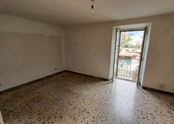 Foto 1 - Trilocale Viale San Rocco
 
38, Maenza - foto 1