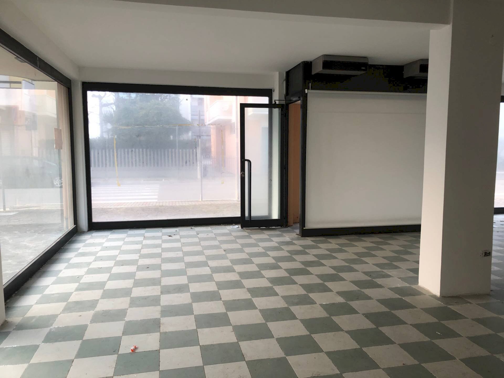 Foto 3 - Commercial Premises Via Lepanto
 
12, Giulianova - photo 3