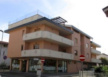 Foto 1 - Commercial Premises Via Lepanto
 
12, Giulianova - photo 1