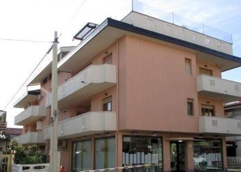 Foto 2 - Commercial Premises Via Lepanto
 
12, Giulianova - photo 2