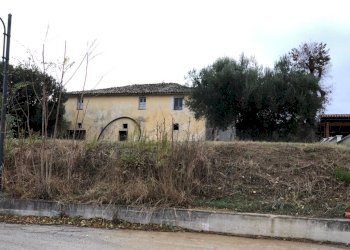 Foto 2 - Rustico Via della Madonna
 
37, Bellante - foto 2