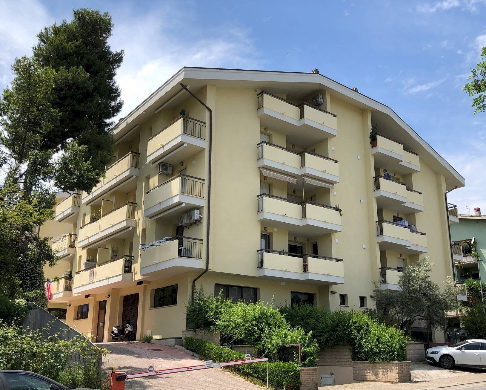 Foto 3 - Commercial Premises Via Roma
 
58, Silvi - photo 3