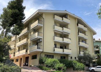 Foto 3 - Locale Commerciale Via Roma
 
58, Silvi - foto 3