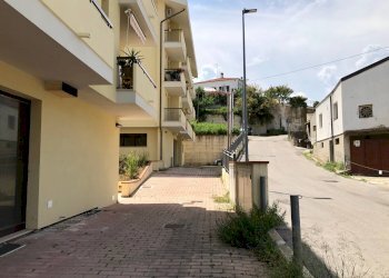 Foto 5 - Locale Commerciale Via Roma
 
58, Silvi - foto 5