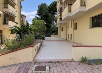 Foto 6 - Locale Commerciale Via Roma
 
58, Silvi - foto 6