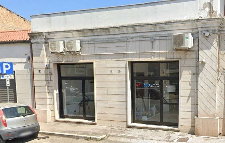 Foto 1 - Locale Commerciale Via Turati
 
61, Giulianova - foto 1