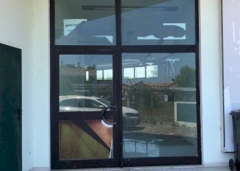 Foto 4 - Locale Commerciale Via Nazionale per Teramo
 
226, Giulianova - foto 4