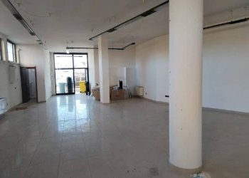 Foto 8 - Locale Commerciale Via Nazionale per Teramo
 
226, Giulianova - foto 8