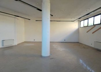 Foto 9 - Locale Commerciale Via Nazionale per Teramo
 
226, Giulianova - foto 9