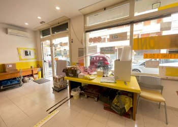 Foto 3 - Commercial Premises Via Mariano Russo, Benevento - photo 3