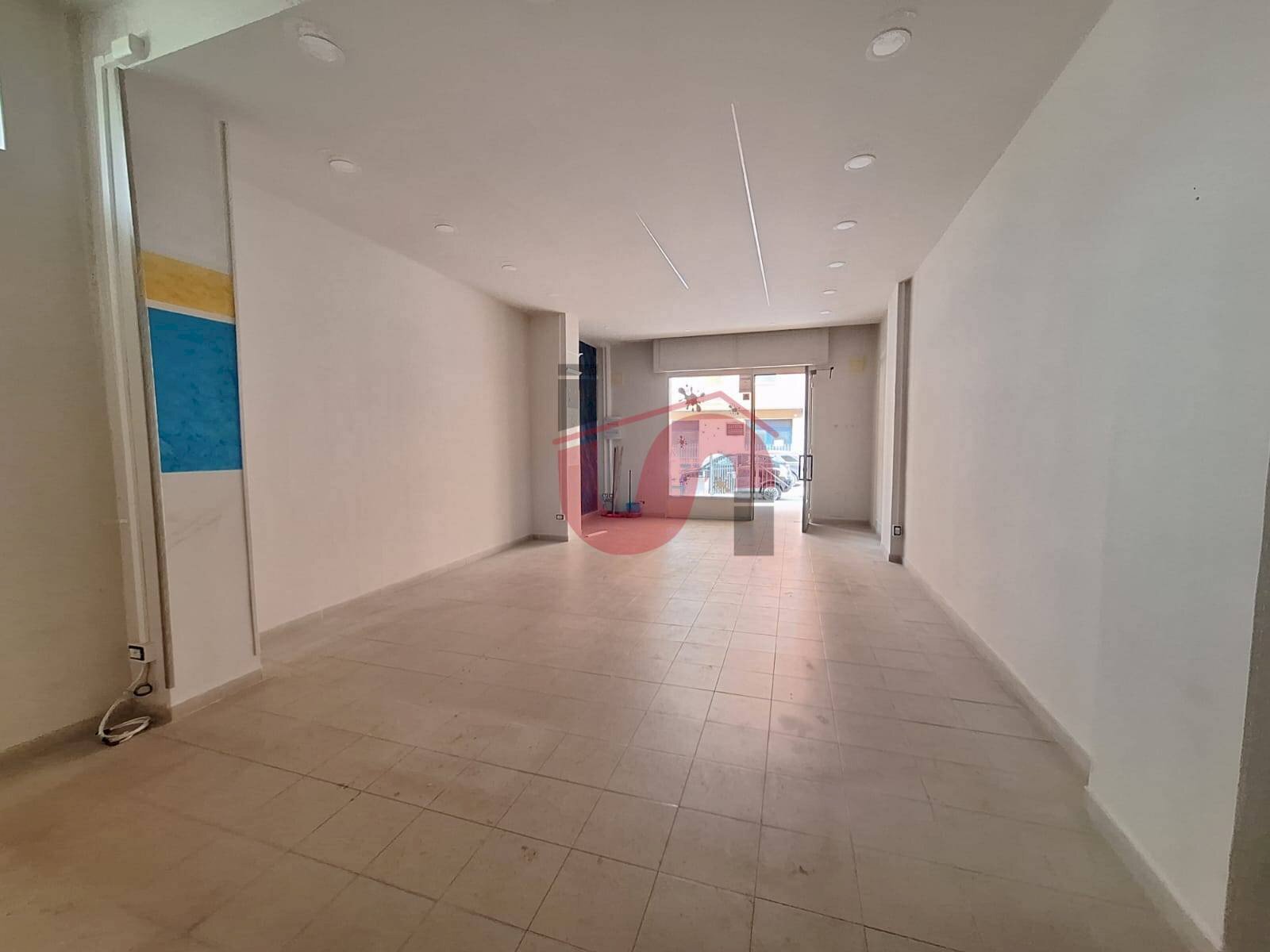 Foto 1 - Negozio Via Piranesi, Benevento - foto 1