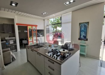 Foto 3 - Commercial Premises Via Lungo Calore Manfredi Di Svevia, Benevento - photo 3