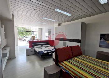 Foto 8 - Commercial Premises Via Lungo Calore Manfredi Di Svevia, Benevento - photo 8