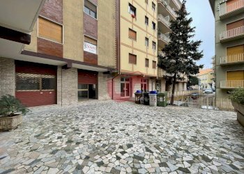 Foto 13 - Commercial Premises Via Delle Puglie, Benevento - photo 13