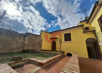 Foto 2 - Semi-detached house Via Arechi, Benevento - photo 2