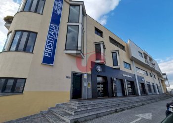 Foto 1 - Office Via Dei Longobardi
 
11, Benevento - photo 1