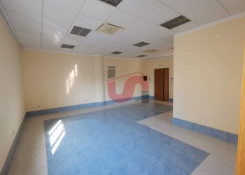 Foto 13 - Office Via Dei Longobardi
 
11, Benevento - photo 13