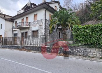 Foto 1 - Villa Strada Provinciale Vitulanese
 
snc, Cautano - photo 1