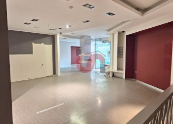 Foto 7 - Commercial Premises Corso Vittorio Emanuele, Benevento - photo 7