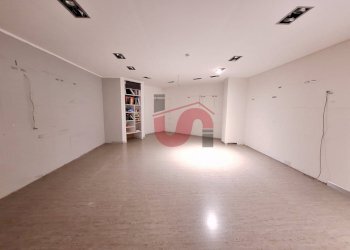 Foto 18 - Commercial Premises Corso Vittorio Emanuele, Benevento - photo 18