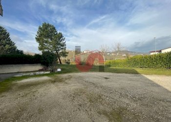 Foto 8 - Commercial Premises Casale Maccabei, Benevento - photo 8