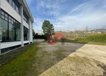 Foto 9 - Commercial Premises Casale Maccabei, Benevento - photo 9