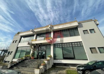 Foto 2 - Commercial Premises Casale Maccabei, Benevento - photo 2