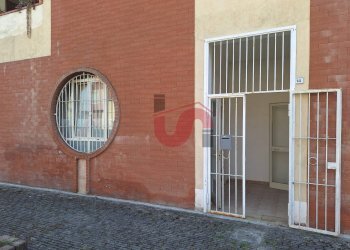 Foto 2 - Commercial Premises Via Iandoli, Benevento - photo 2