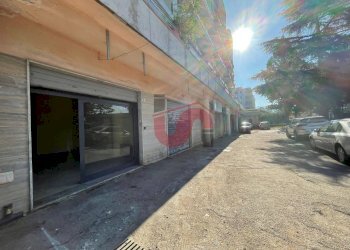 Foto 1 - Commercial Premises Via Avellino, Benevento - photo 1