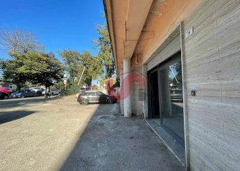 Foto 3 - Commercial Premises Via Avellino, Benevento - photo 3