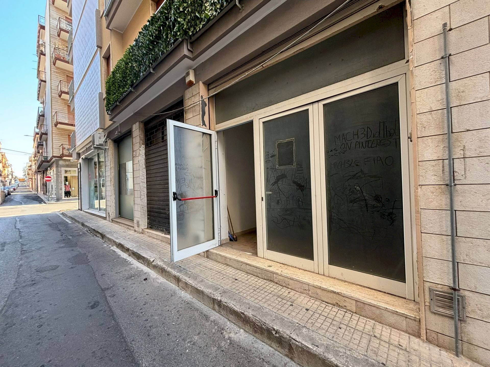 Foto 1 - Locale Commerciale Via Mancini
 
60, Massafra - foto 1