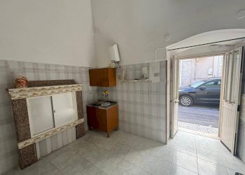 Foto 3 - Trilocale Via Barone Grazioli
 
1, Massafra - foto 3