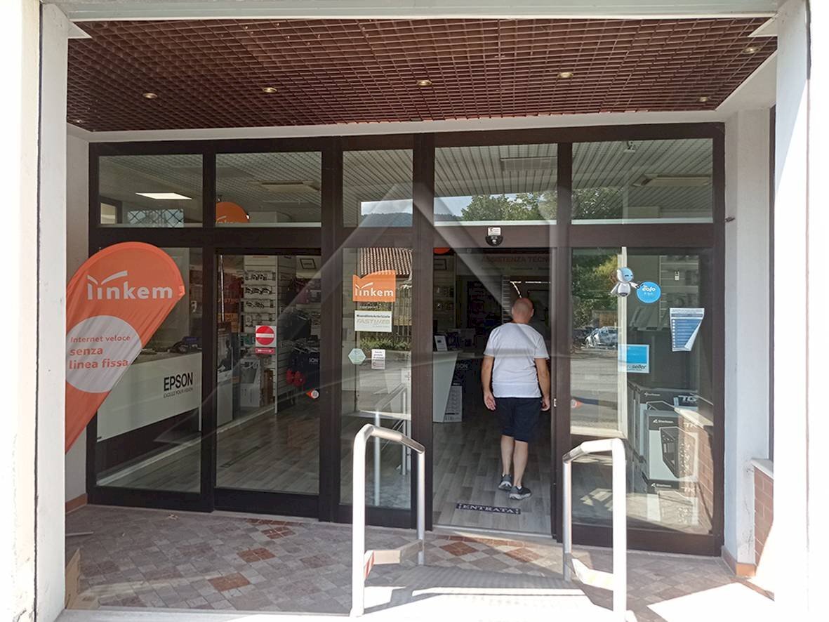 Foto 3 - Locale Commerciale Viale San Giovanni Bosco
 
1, L'Aquila - foto 3