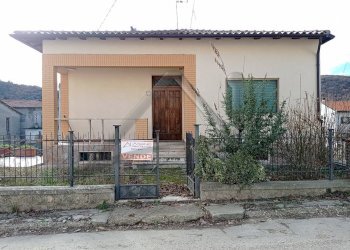 Foto 2 - Casa indipendente Via Roma
 
6, Prata d'Ansidonia - foto 2