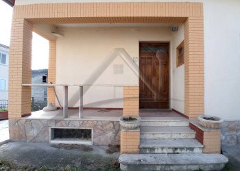 Foto 3 - Casa indipendente Via Roma
 
6, Prata d'Ansidonia - foto 3