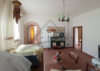 Foto 6 - Casa indipendente Via Roma
 
6, Prata d'Ansidonia - foto 6