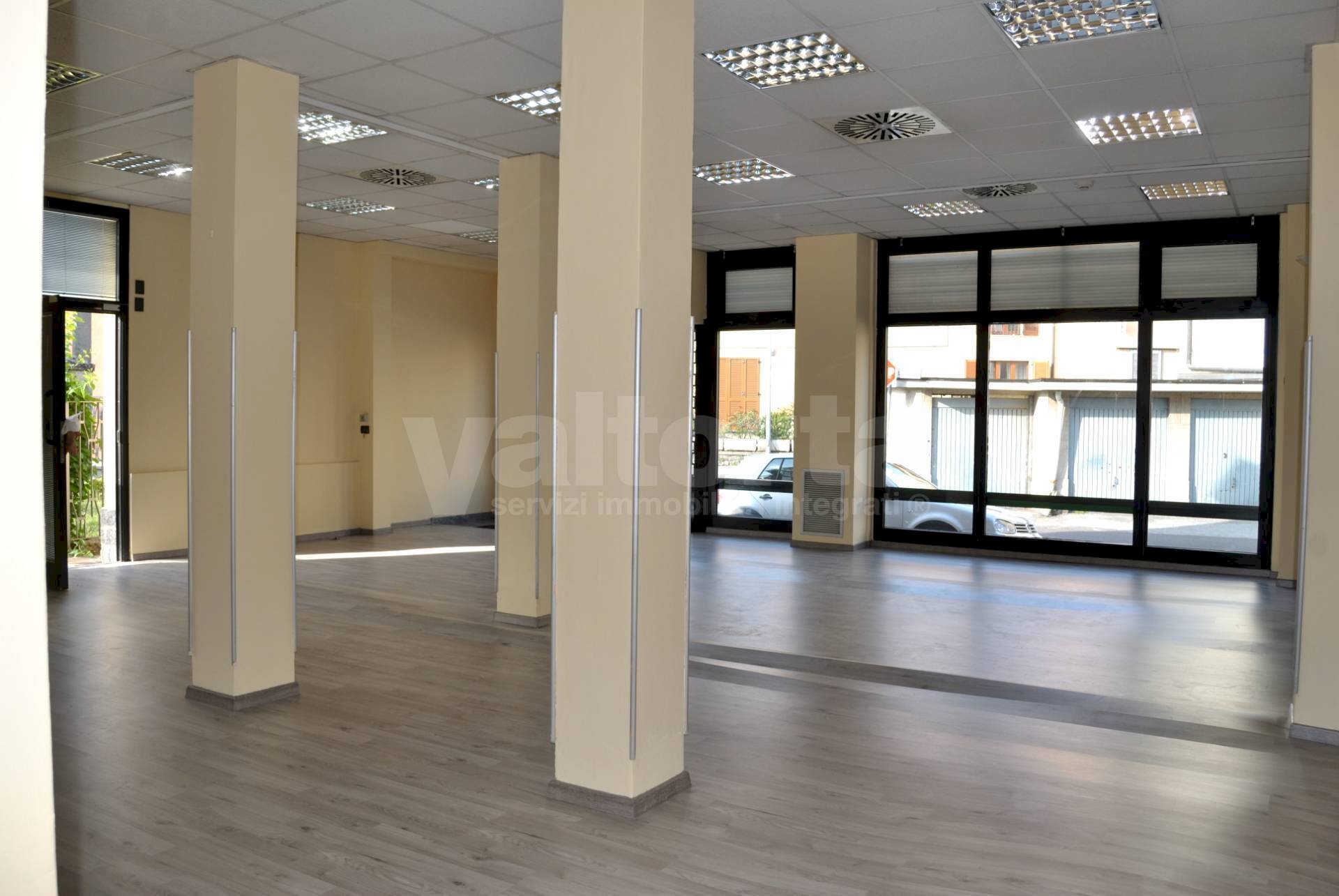 Foto 1 - Ufficio Via Don Milani
 
2, Carate Brianza - foto 1